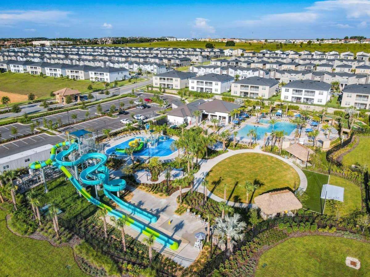 Superb Thematic 2Br Condo With 2 Clubhouses Kissimmee Bagian luar foto