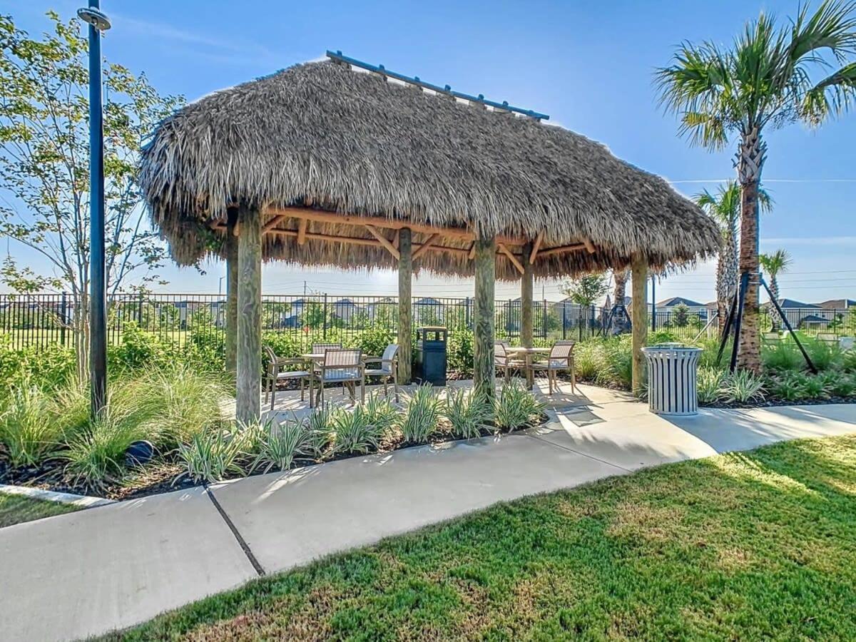 Superb Thematic 2Br Condo With 2 Clubhouses Kissimmee Bagian luar foto